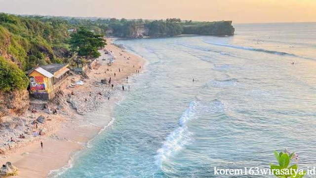 Pemandangan Cantik Pantai Balangan Cocok untuk Prewedding