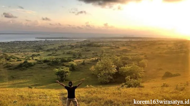 Melihat Pesona Puncak Indah Kayangan Wakatobi