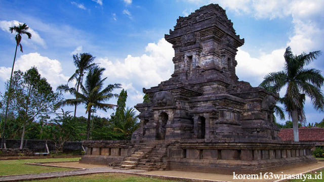 Wisata Sejarah dan Budaya Candi Singosari di Malang