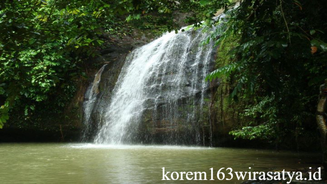 Curug Tanah Merah: Surga Tersembunyi di Balik Rimbun Alam