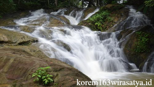 Menyelami Keindahan Air Terjun Pinang Seribu